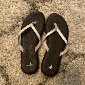 Sanuk Flip Flops
